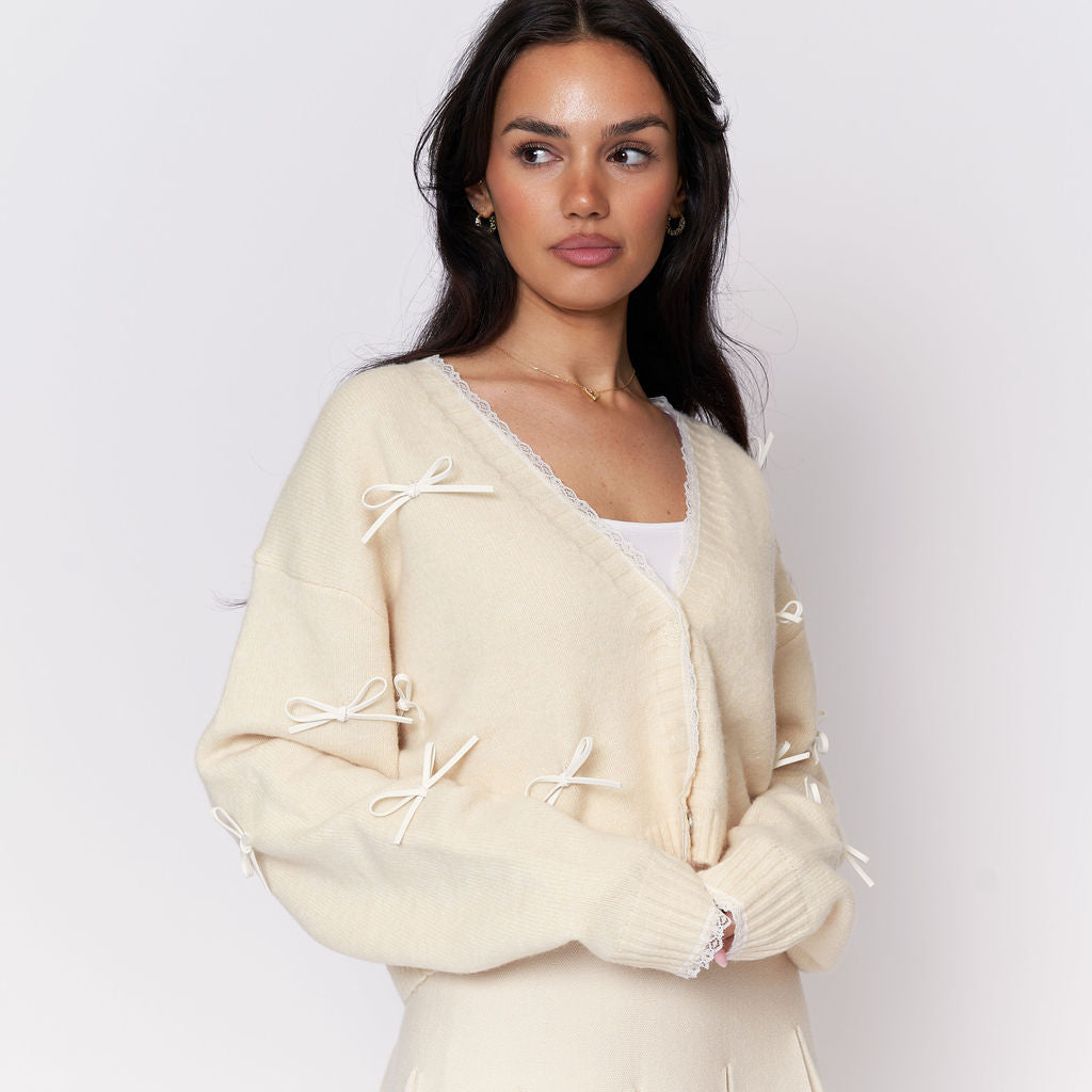 Amelie | Eleganter Strickcardigan für Damen mit Schleifen