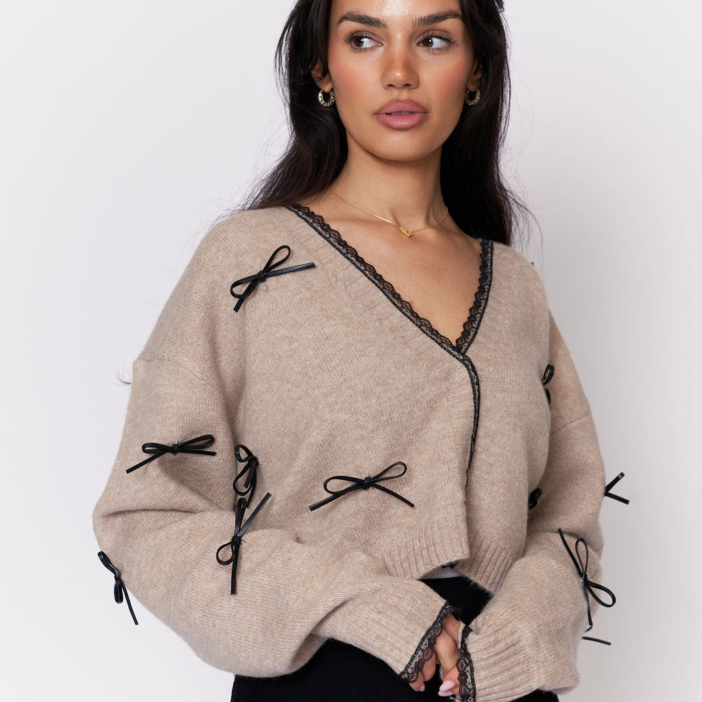 Amelie | Eleganter Strickcardigan für Damen mit Schleifen