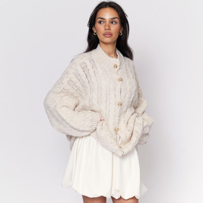 Clara | Elegante Strickjacke für Damen Oversize Zopfmuster