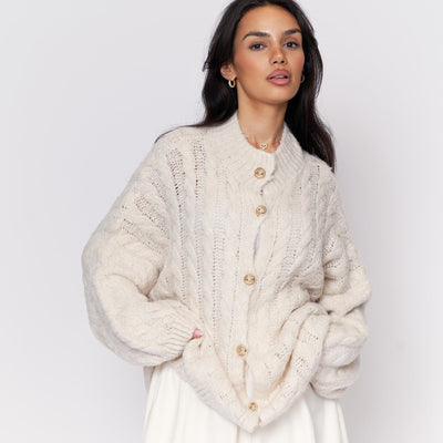 Clara | Elegante Strickjacke für Damen Oversize Zopfmuster