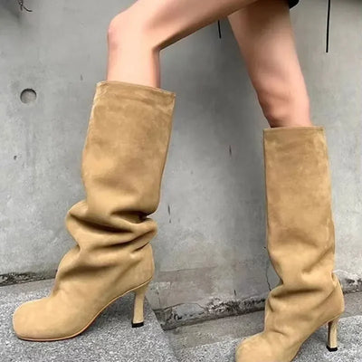 Clara | Elegante Wildlederstiefel für Damen weit geschnitten
