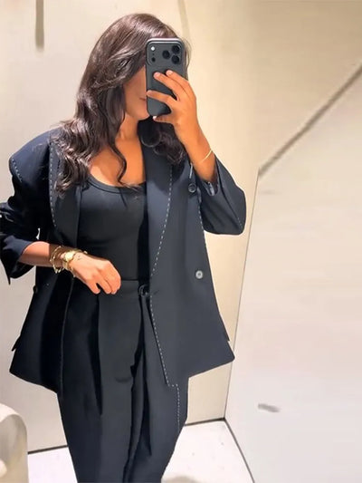 Clara | Eleganter Blazer für Damen Herbst mit Schulterpolstern 3