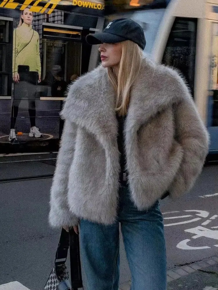Clara | Eleganter Kunstpelzmantel für Damen Winter 3