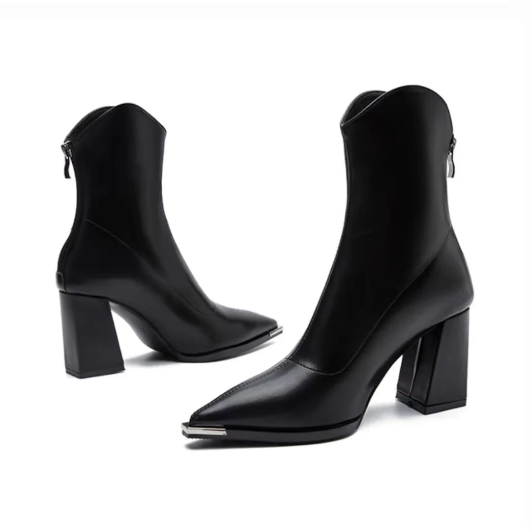 LARA – Stiefel mit Chromspitze und Hochabsatz