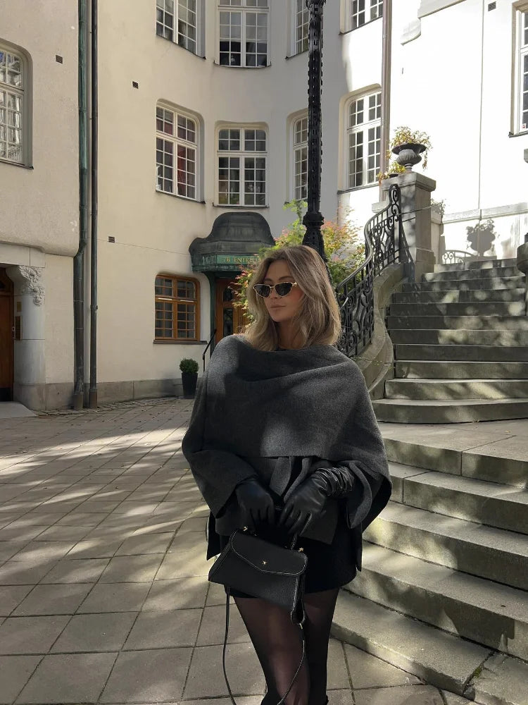 CLAIRE Cape-Mantel mit Asymmetrischem Design – Luxuriös & Warm