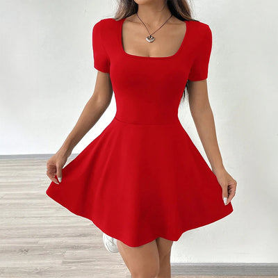 Sommerkleid mit Ausschnitt