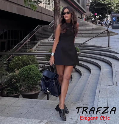LIVIA - Elegantes Tankkleid mit O-Ausschnitt & Falten