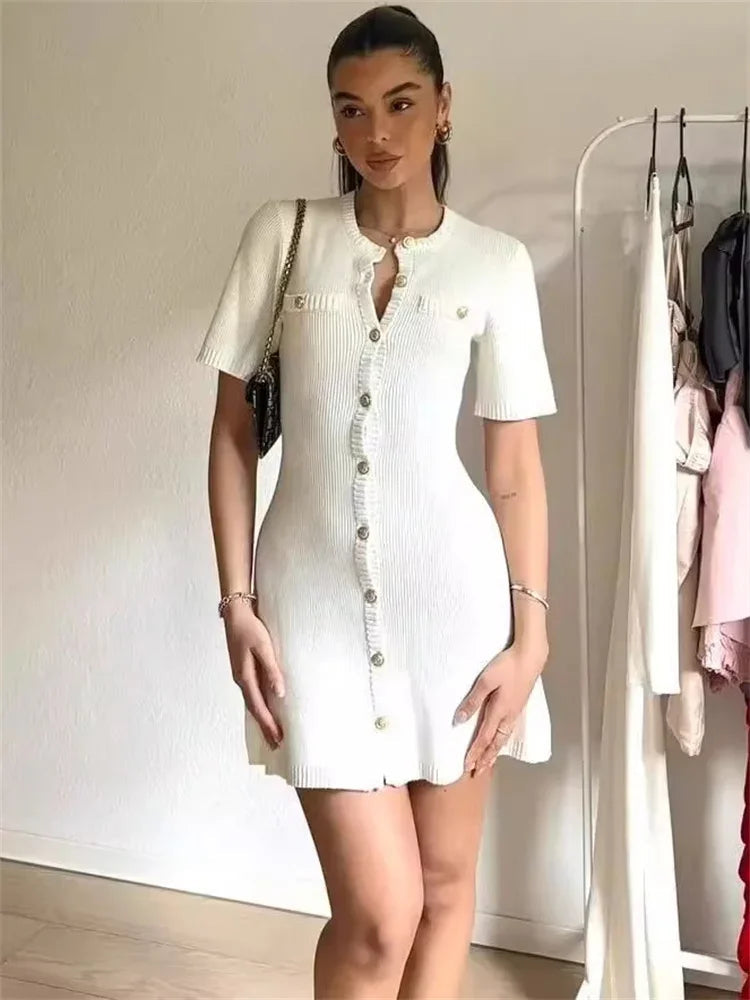 Amira Mini-Kleid mit Knöpfen & Rippstruktur