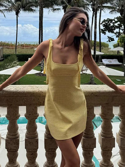 ALENA - Pailletten-Minikleid mit Seesternen, Rückenfrei & Ärmellos, Glamour-Look