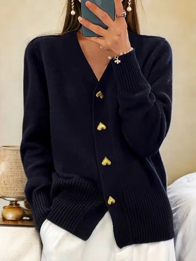 Elena | Elegante Strickjacke für Damen mit Herzknöpfen