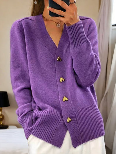 Elena | Elegante Strickjacke für Damen mit Herzknöpfen
