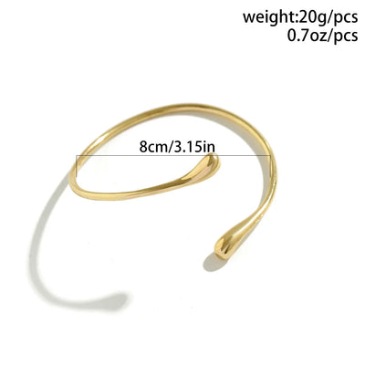 LIRA – Sculpted Arm Cuff