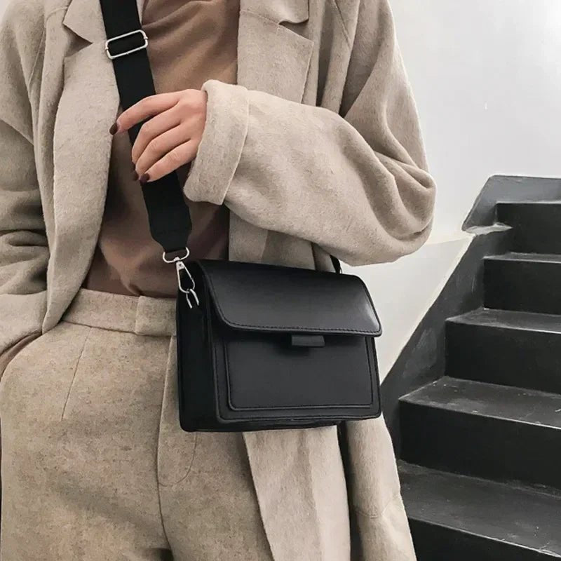 Krystal | Elegante Umhängetasche für Damen kompakt