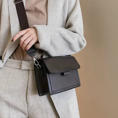 Krystal | Elegante Umhängetasche für Damen kompakt