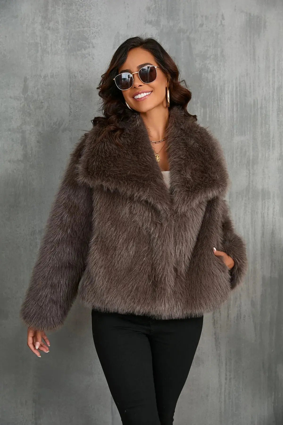 Macy | Flauschige Kunstfell-Jacke für Damen elegant 4