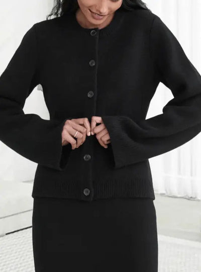 Maria | Elegante Strickjacke für Damen mit Knopfleiste 7